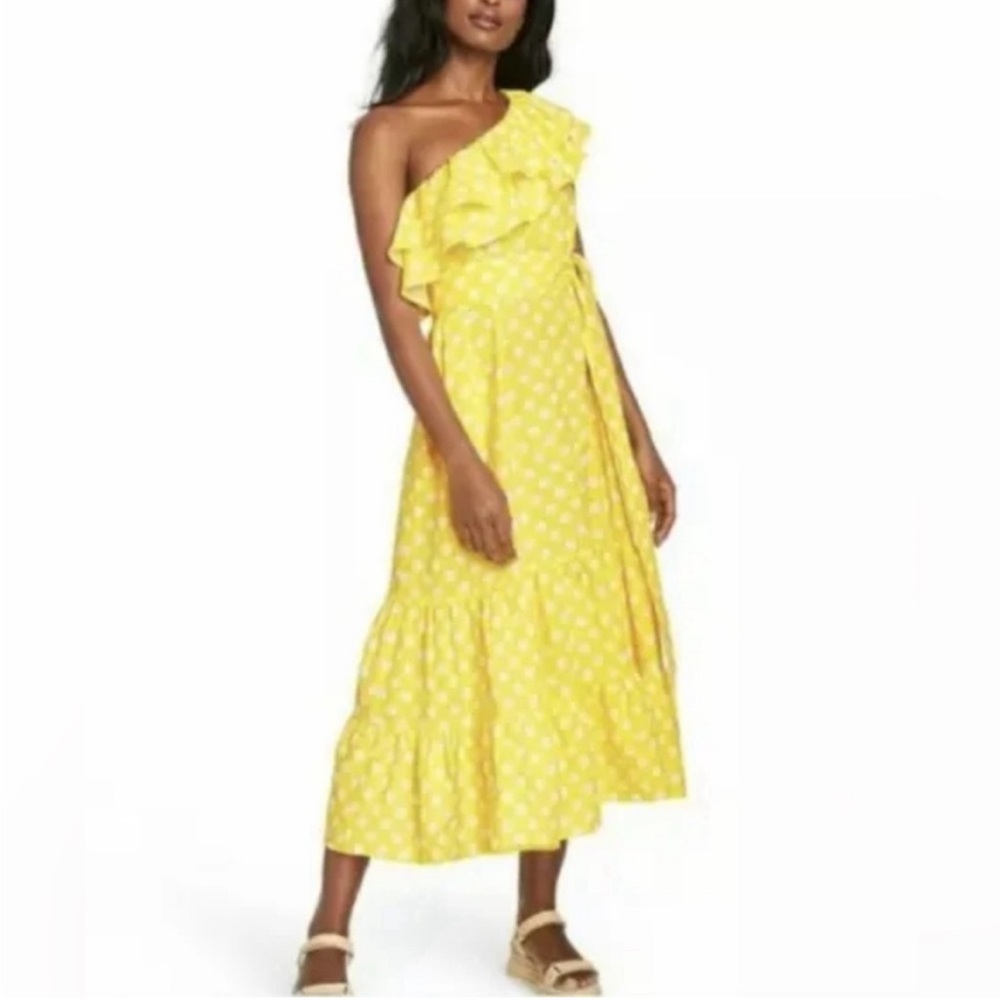 Lisa Marie Fernandez polka dots one should dress.